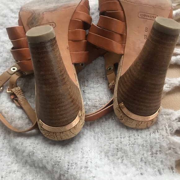 Coach Brown woven leather heels size 8 - Picture 4 of 6